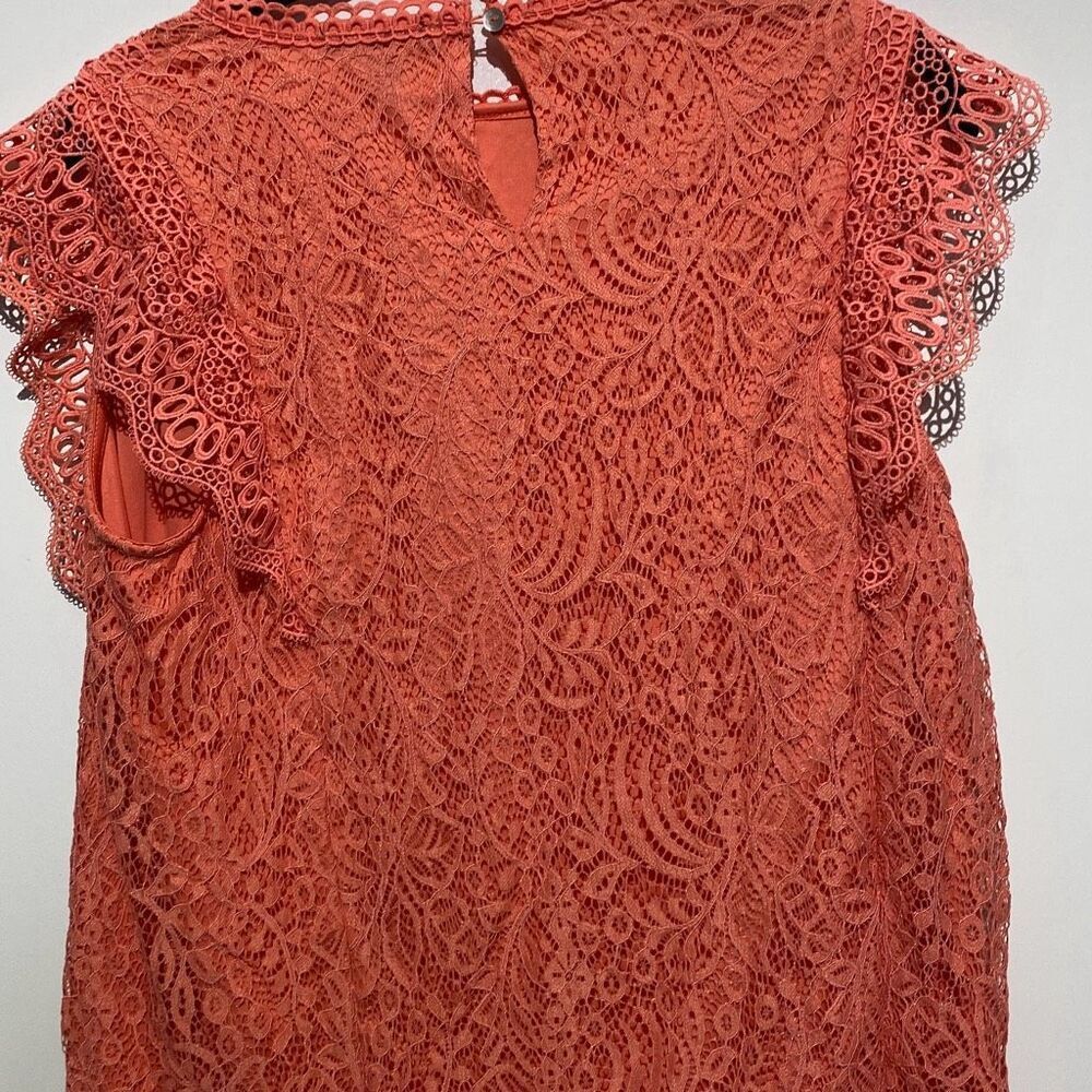 Cable & Gauge Coral Floral Lace Flutter Sleeve Top XL Round Neck Keyhole Back - Picture 7 of 8